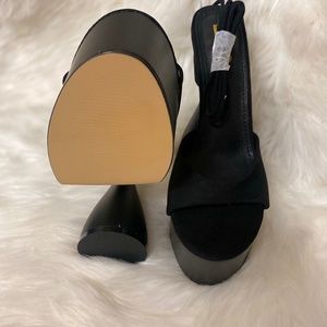 Ego bite me heels
